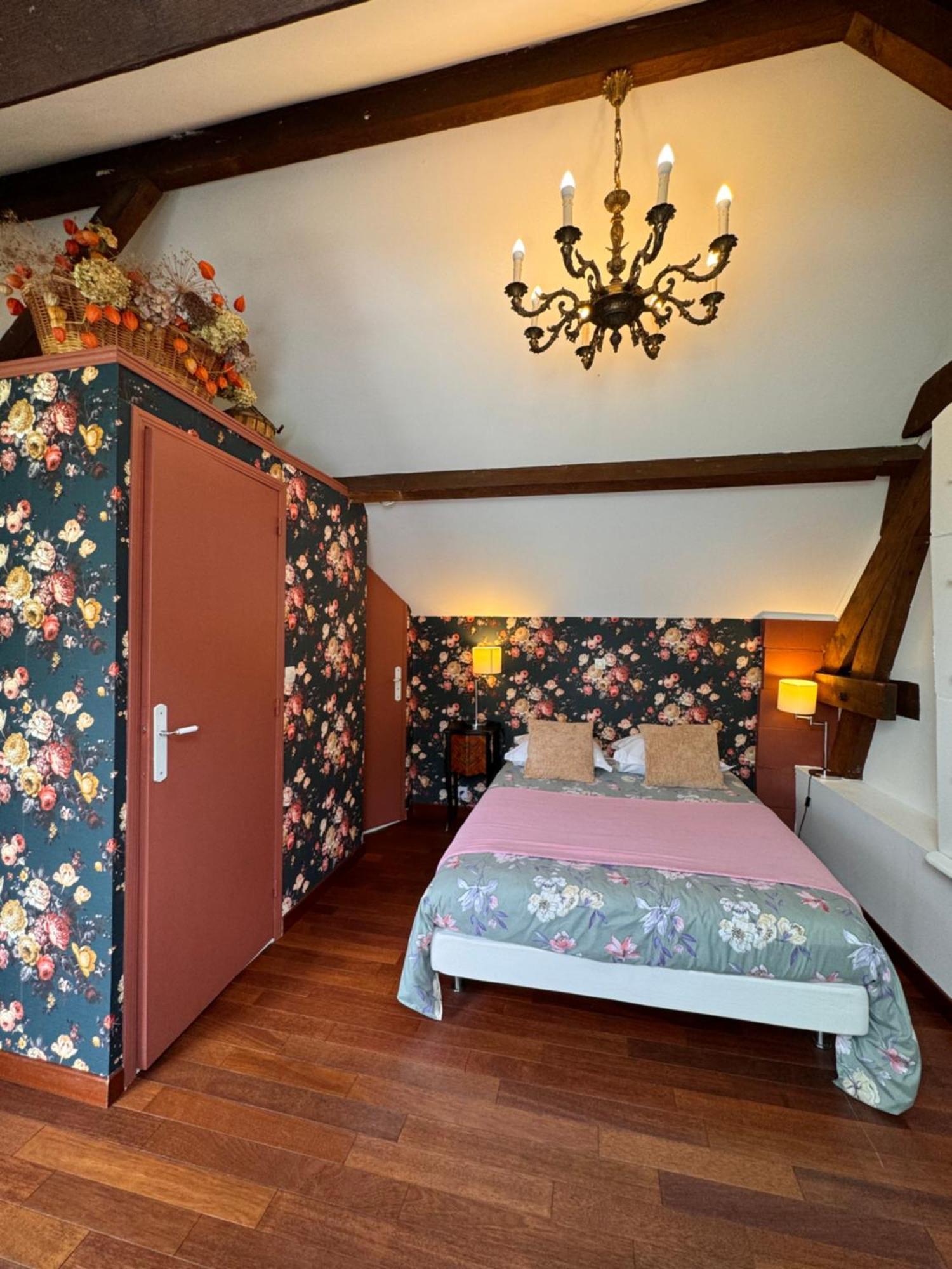 La Niche Hotel Richebourg  Exterior photo
